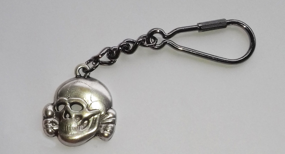 KEYCHAIN TOTENKOPF Extras