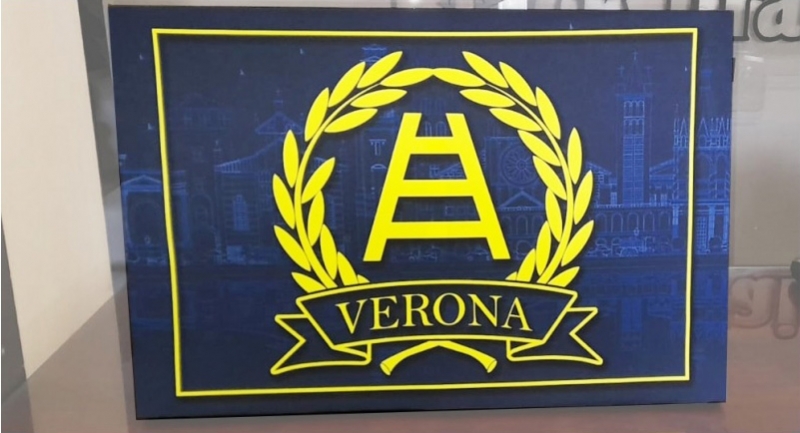 TELA DA PARETE VERONA PANORAMA ALLORO SCALA Flags and Canvas