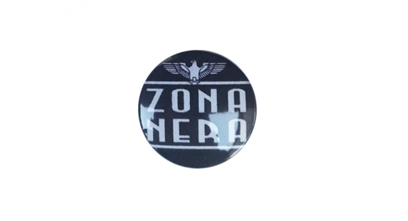 PIN BUTTON ZONA NERA Pins & Stickers